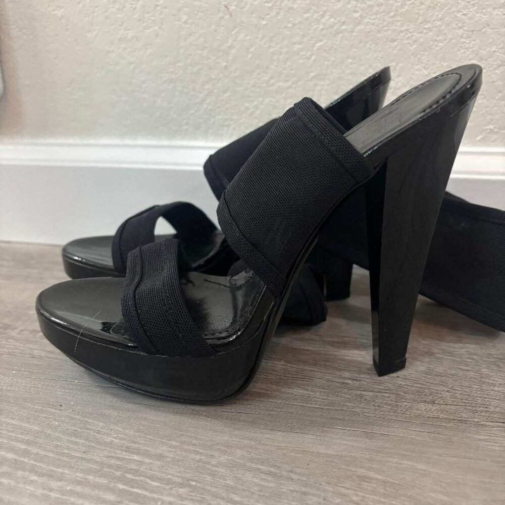 New! Burberry Black Ankle Wrap Runway Heels Size 6 w/Cloth & Box - Picture 5 of 9
